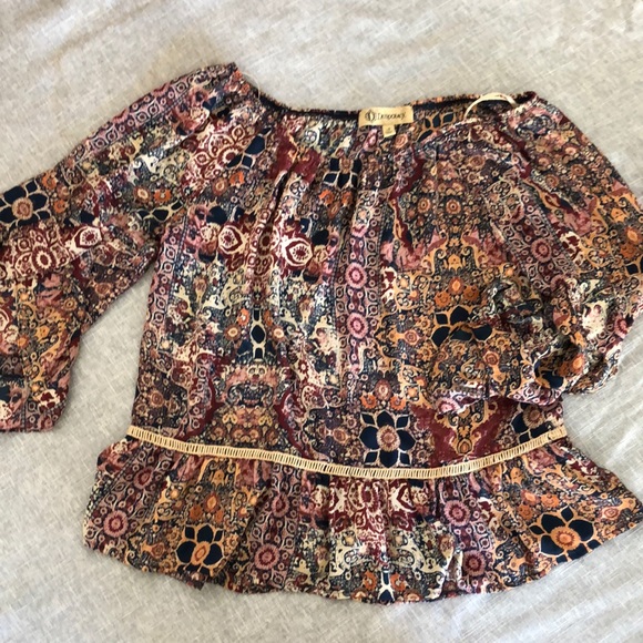 Loose fitting, patterned, flowy top - Picture 1 of 4